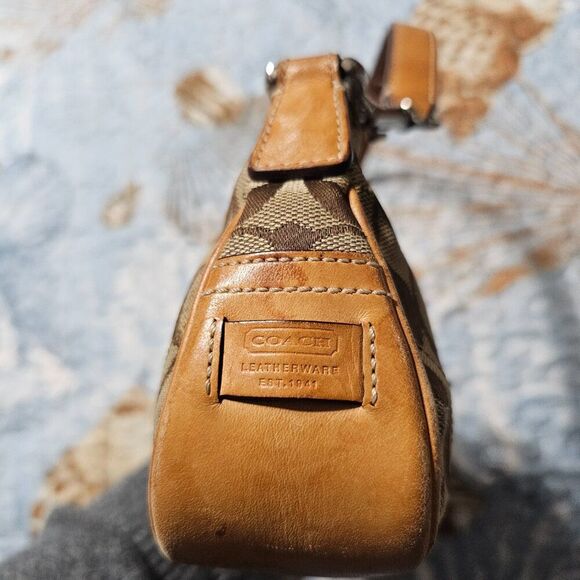 2003 Vintage Y2K Coach Buckle Demi Shoulder Bag in Khaki Signature Jacquard - Picture 7 of 8